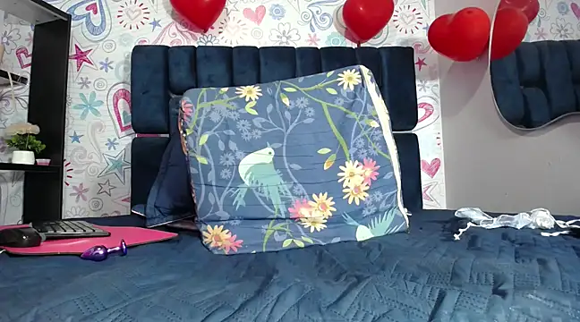 KOURTNEY-- online show from 02.25.25