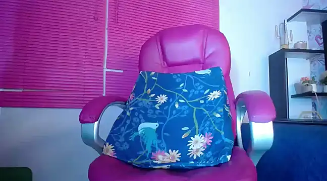 KOURTNEY-- online show from 03.09.25