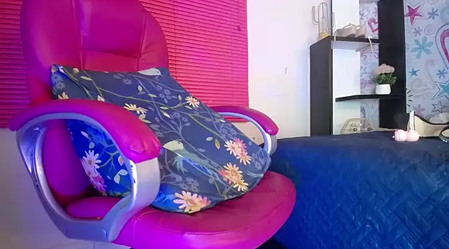 KOURTNEY-- online show from 03.13.25