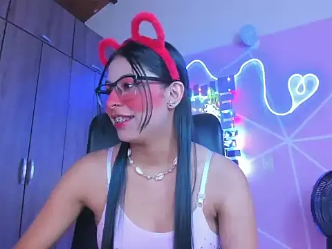 Snapshot of _ALLYSON18_ chatting on 01.21.25 ALLYSON18 online show from 01.21.25