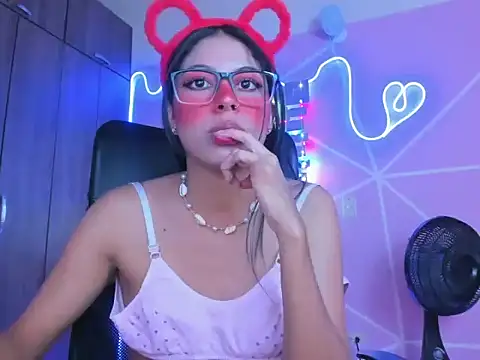 Snapshot of _ALLYSON18_ chatting on 01.21.25 ALLYSON18 online show from 01.21.25