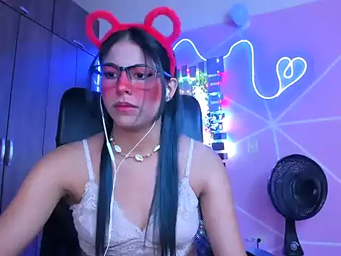 Snapshot of _ALLYSON18_ chatting on 01.22.25 ALLYSON18 online show from 01.22.25
