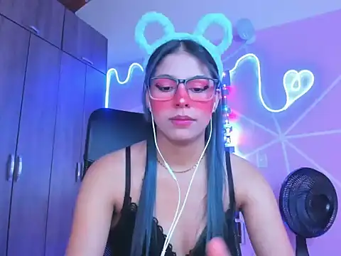 Snapshot of _ALLYSON18_ chatting on 02.02.25 ALLYSON18 online show from 02.02.25