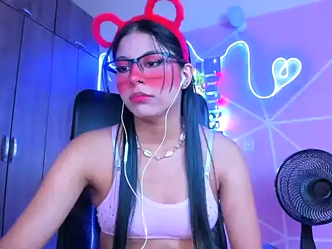 Snapshot of _ALLYSON18_ chatting on 02.06.25 ALLYSON18 online show from 02.06.25
