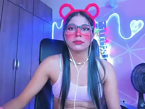 Snapshot of _ALLYSON18_ chatting on 02.10.25 ALLYSON18 online show from 02.10.25
