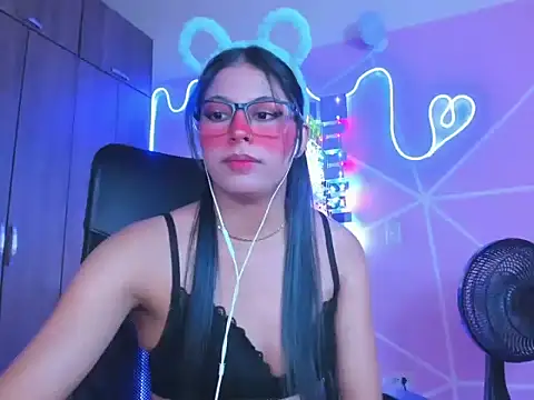 Snapshot of _ALLYSON18_ chatting on 02.11.25 ALLYSON18 online show from 02.11.25