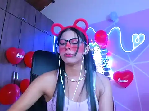Snapshot of _ALLYSON18_ chatting on 02.16.25 ALLYSON18 online show from 02.16.25