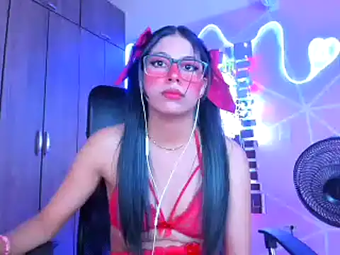 Snapshot of _ALLYSON18_ chatting on 02.22.25 ALLYSON18 online show from 02.22.25