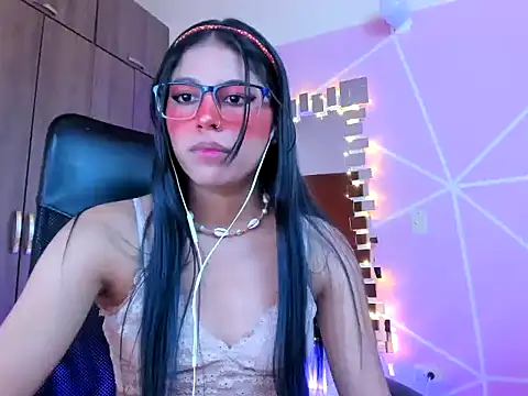 Snapshot of _ALLYSON18_ chatting on 03.18.25 ALLYSON18 online show from 03.18.25
