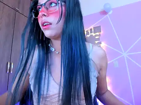 Snapshot of _ALLYSON18_ chatting on 03.18.25 ALLYSON18 online show from 03.18.25