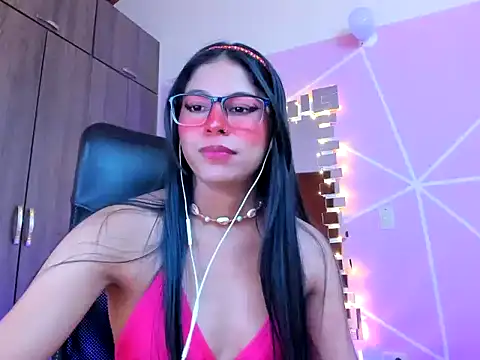 Snapshot of _ALLYSON18_ chatting on 03.20.25 ALLYSON18 online show from 03.20.25