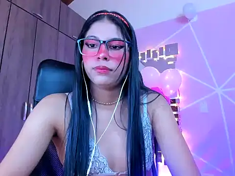 Snapshot of _ALLYSON18_ chatting on 03.22.25 ALLYSON18 online show from 03.22.25