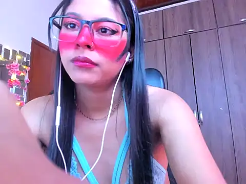 Snapshot of _ALLYSON18_ chatting on 09.09.25 ALLYSON18 online show from 09.09.25