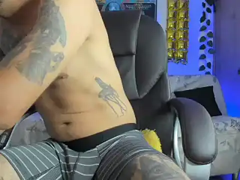 Snapshot of mikee_scooth chatting on 01.20.25 mikee scooth online show from 01.20.25