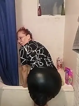 Snapshot of JessyCospXXX chatting on 03.19.25 JessyCospXXX online show from 03.19.25