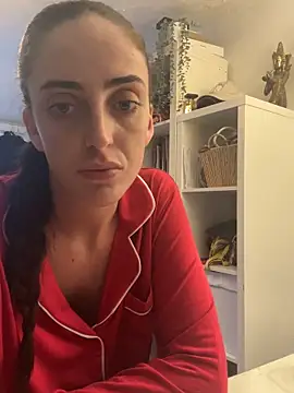 Snapshot of hornygirl98989 chatting on 11.04.25 hornygirl98989 online show from 11.04.25