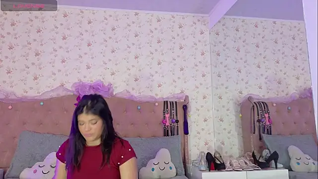 Snapshot of AvrillThomas chatting on 01.04.25 AvrillThomas online show from 01.04.25
