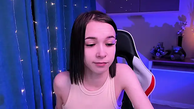Snapshot of LilithStrangfor chatting on 12.23.24 LilithStrangfor online show from 12.23.24