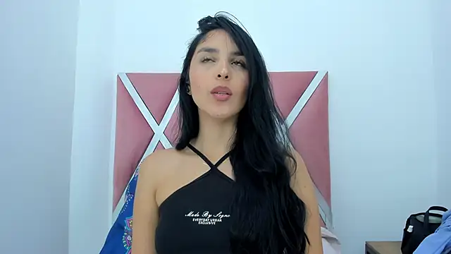 Snapshot of _miaquevedo_ chatting on 09.26.25 miaquevedo online show from 09.26.25