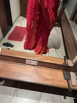 Snapshot of versatile_guy01 chatting on 10.10.25 versatile guy01 online show from 10.10.25