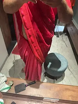 Snapshot of versatile_guy01 chatting on 10.24.25 versatile guy01 online show from 10.24.25