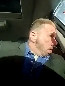 Snapshot of gettinit2wice chatting on 12.13.24 gettinit2wice online show from 12.13.24