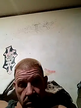 Snapshot of gettinit2wice chatting on 12.14.24 gettinit2wice online show from 12.14.24