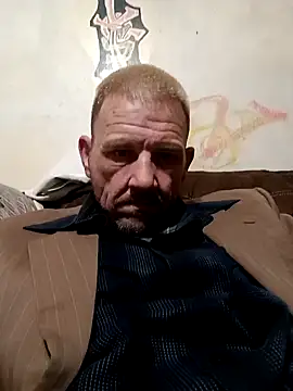 Snapshot of gettinit2wice chatting on 12.15.24 gettinit2wice online show from 12.15.24