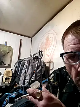 Snapshot of gettinit2wice chatting on 01.01.25 gettinit2wice online show from 01.01.25