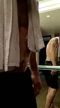 Snapshot of gettinit2wice chatting on 01.12.25 gettinit2wice online show from 01.12.25