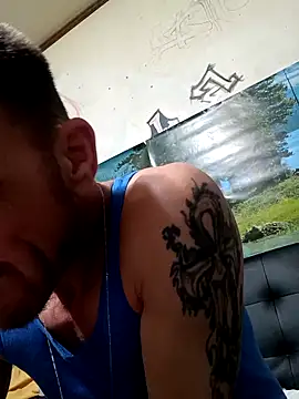 Snapshot of gettinit2wice chatting on 03.02.25 gettinit2wice online show from 03.02.25