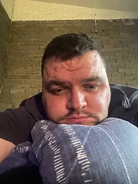 Snapshot of Mikey-HH chatting on 03.04.25 Mikey-HH online show from 03.04.25