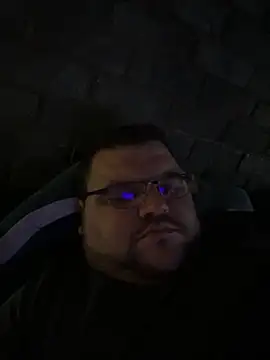 Snapshot of Mikey-HH chatting on 10.09.25 Mikey-HH online show from 10.09.25