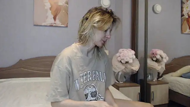 Snapshot of AvelinaLeoni chatting on 01.20.25 AvelinaLeoni online show from 01.20.25