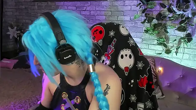 Snapshot of Alex_Howell chatting on 01.09.25 Alex Howell online show from 01.09.25