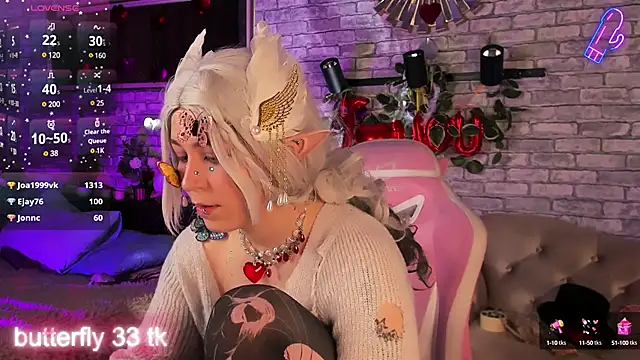 Snapshot of Alex_Howell chatting on 03.09.25 Alex Howell online show from 03.09.25