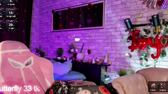 Snapshot of Alex_Howell chatting on 03.09.25 Alex Howell online show from 03.09.25