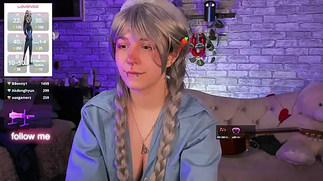 Snapshot of Alex_Howell chatting on 03.15.25 Alex Howell online show from 03.15.25