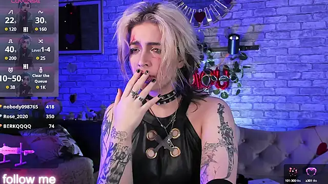 Snapshot of Alex_Howell chatting on 03.17.25 Alex Howell online show from 03.17.25