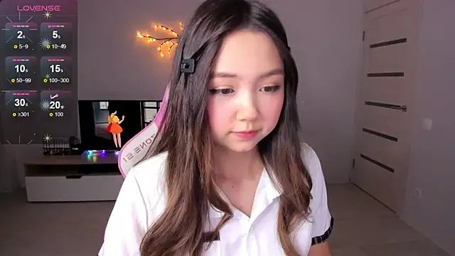 Snapshot of Fluffy_Rose chatting on 09.28.25 Fluffy Rose online show from 09.28.25