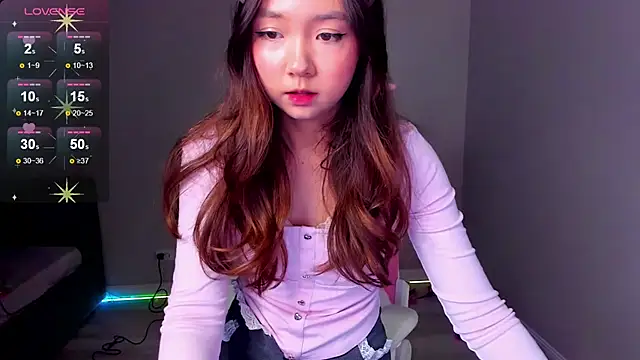 Snapshot of Fluffy_Rose chatting on 11.04.25 Fluffy Rose online show from 11.04.25