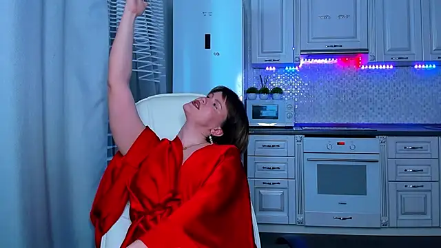 Snapshot of mirrorofsoul chatting on 03.06.25 mirrorofsoul online show from 03.06.25