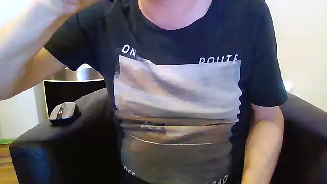 Snapshot of Minm666 chatting on 12.19.24 Minm666 online show from 12.19.24