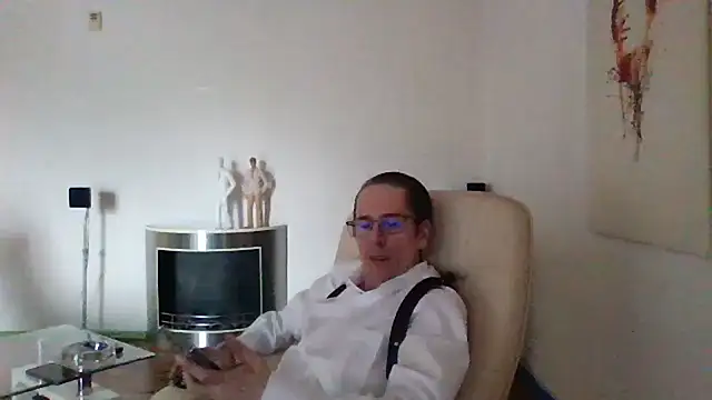 Snapshot of Minm666 chatting on 02.24.25 Minm666 online show from 02.24.25