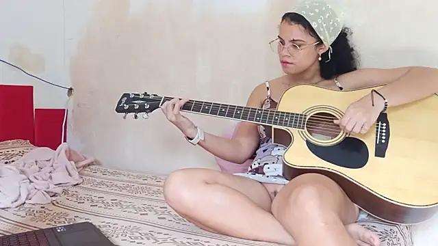 Snapshot of ELIZABETHFX chatting on 03.05.25 ELIZABETHFX online show from 03.05.25