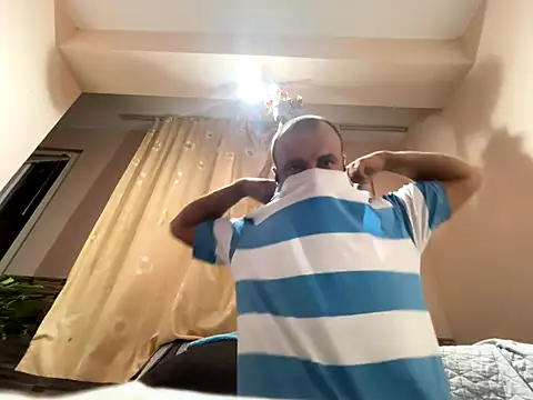 Snapshot of Nikolaiyy chatting on 09.11.25 Nikolaiyy online show from 09.11.25