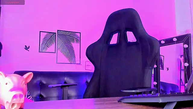 AliceSunday online show from 02.14.25