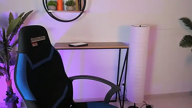 AliceSunday online show from 02.23.25