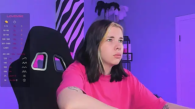 AliceSunday online show from 10.10.25