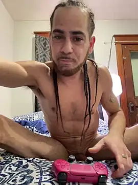 Snapshot of freakyPR chatting on 01.09.25 freakyPR online show from 01.09.25